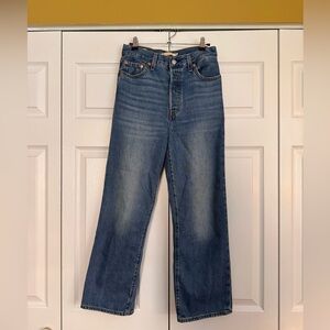 Levi’s Premium Ribcage Straight Ankle jeans in faded blue denim size 26